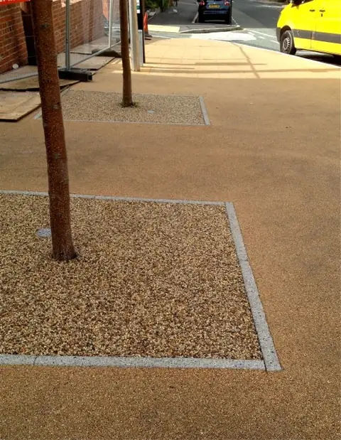 Resin-bound gravel paving at Hopes Carr, Stockport. Not a Hull driveway.